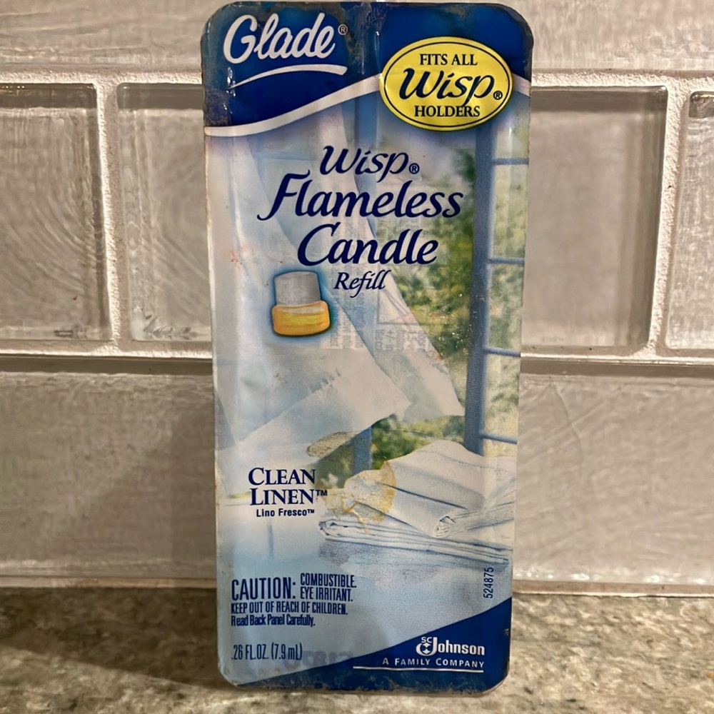 Glade Wisp Flameless Candle Refill - CLEAN LINEN